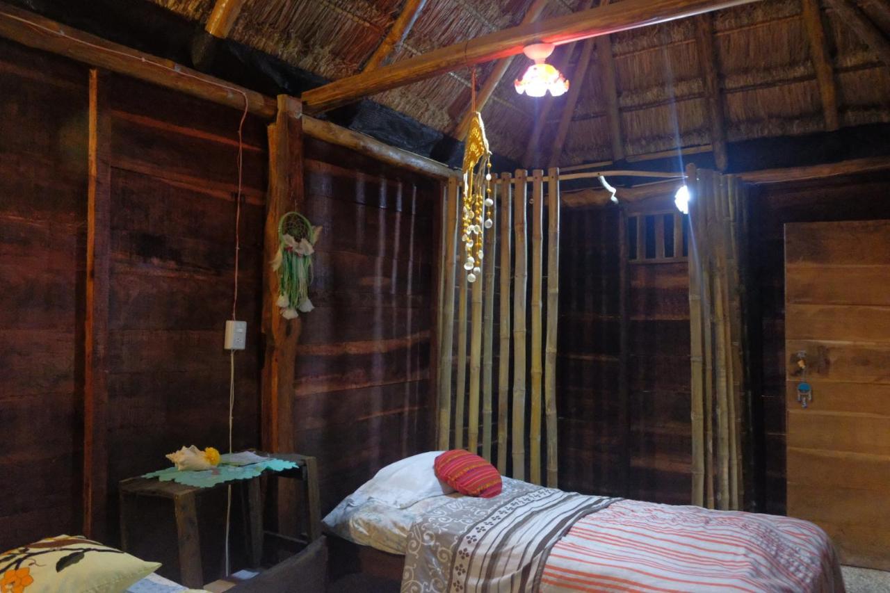 Near Lake Hostal Bacalar Kültér fotó